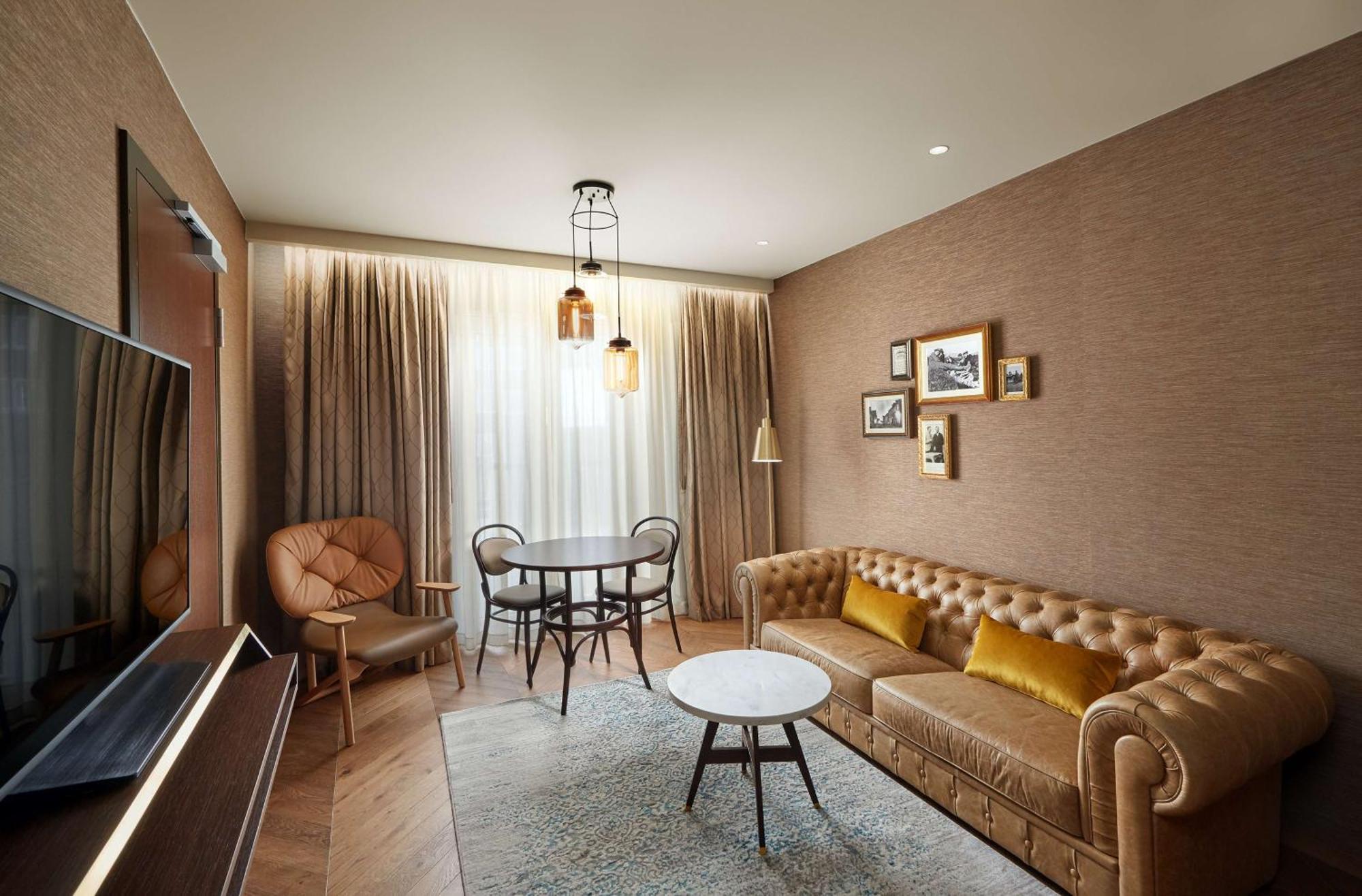 Konsulat Hotel, Curio Collection By Hilton 4* Reykjavík